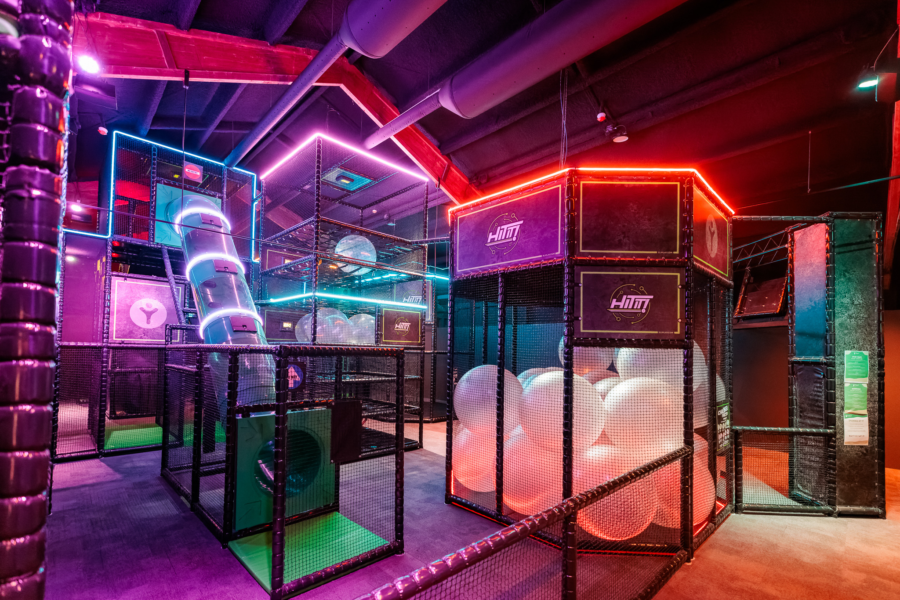 Een interactief speelparadijs voor 8 jaar en ouder in Family Entertainment Center Mauk