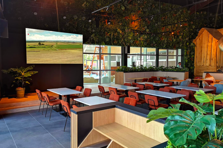 Mauk plaza eetgedeelte